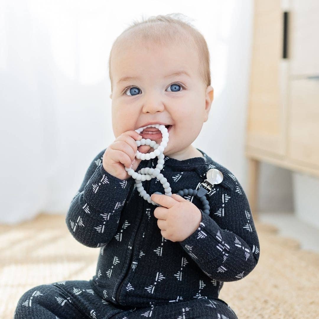 Cutie Clinks – Attachable Teether for Developmental Support and Gum Relief