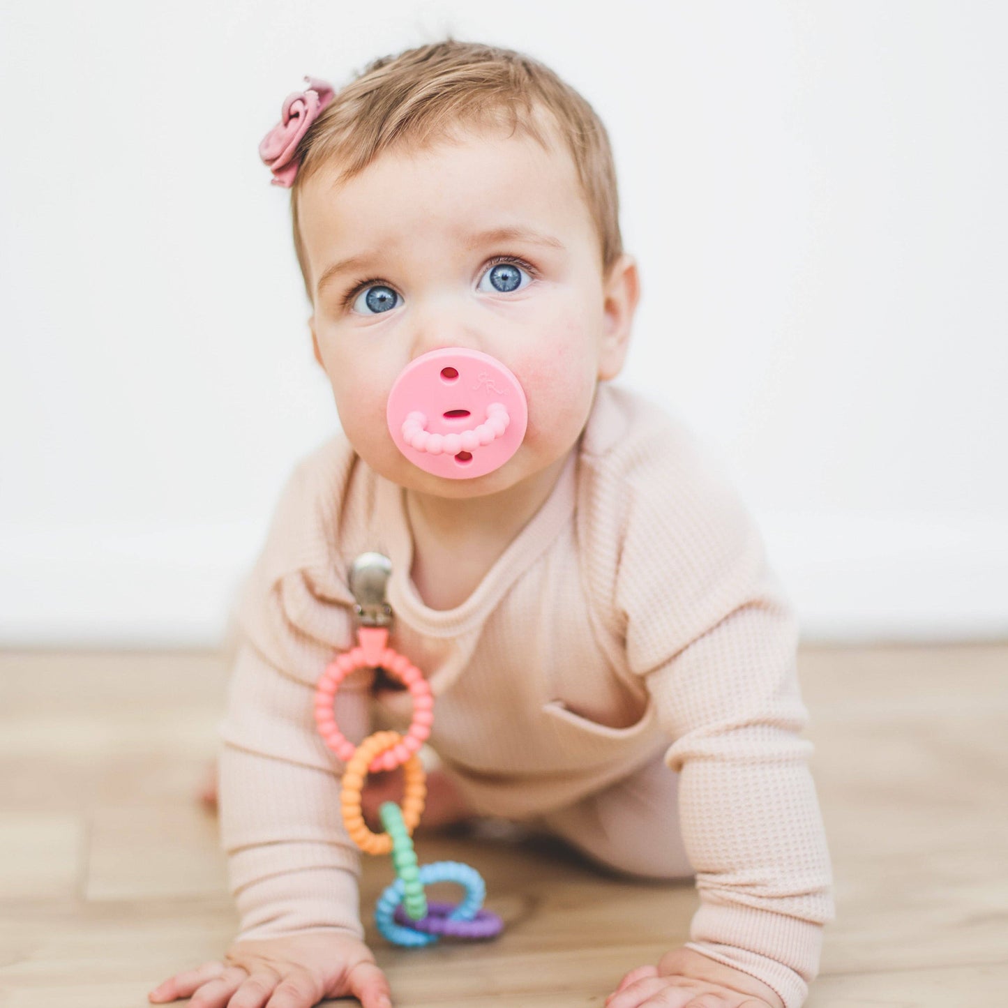 Cutie Clinks – Attachable Teether for Developmental Support and Gum Relief